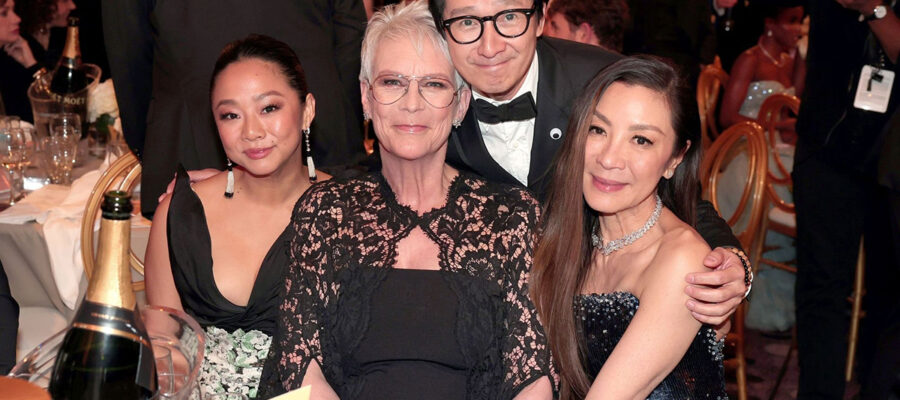 Jamie Lee Curtis Stuns at the Golden Globes